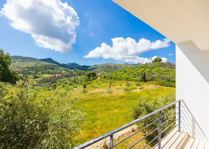 Villa Voukithro
