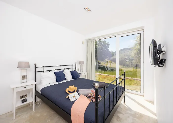 Villa Voukithro