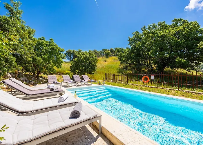 Villa Voukithro